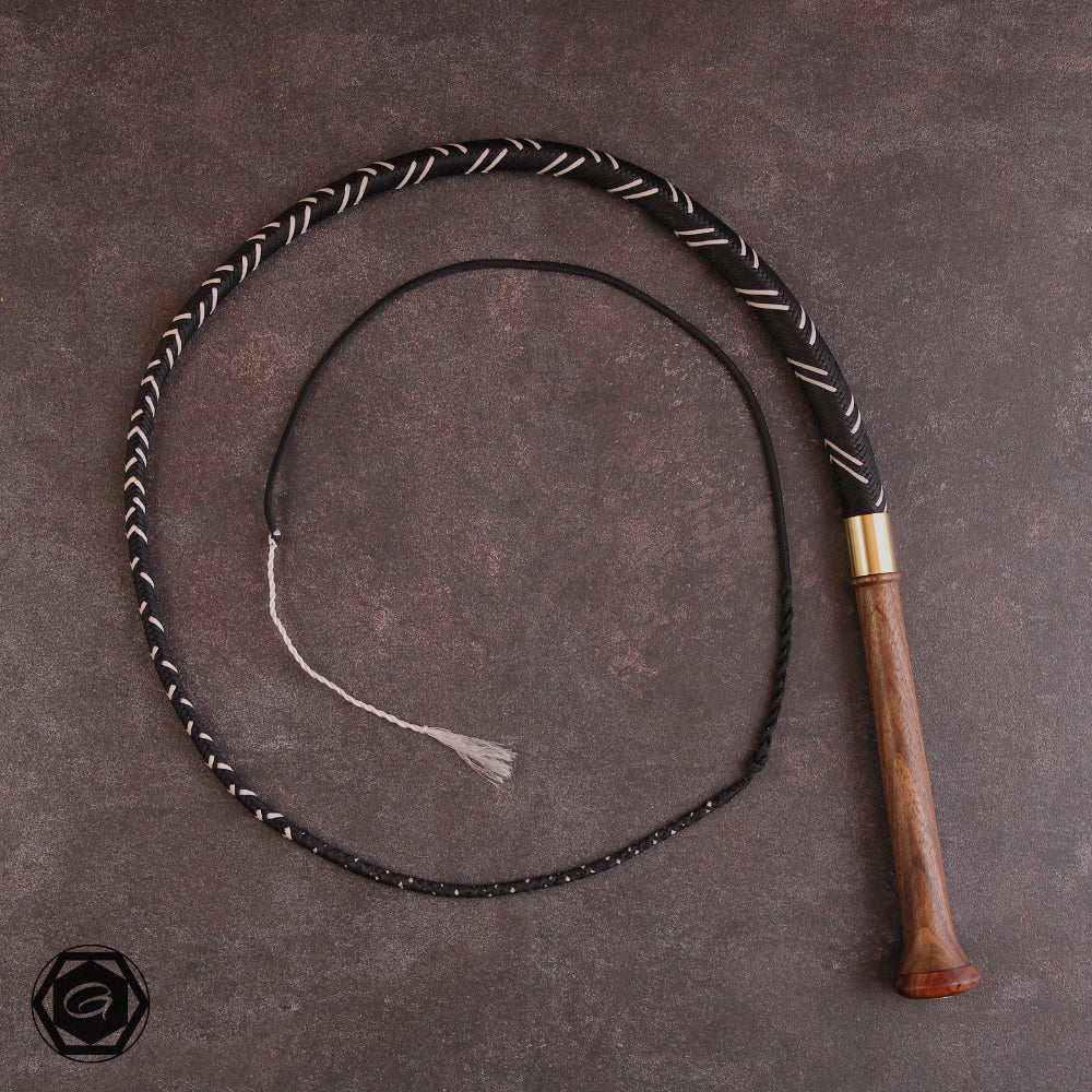 4ft 32 plait Woody schwarz/weiß, Ovengkol/Ulme Griff-Messing B-Stock
