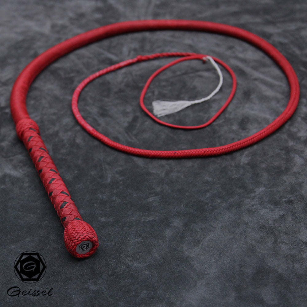 5ft 32 Plait Bullwhip red-blackline handle